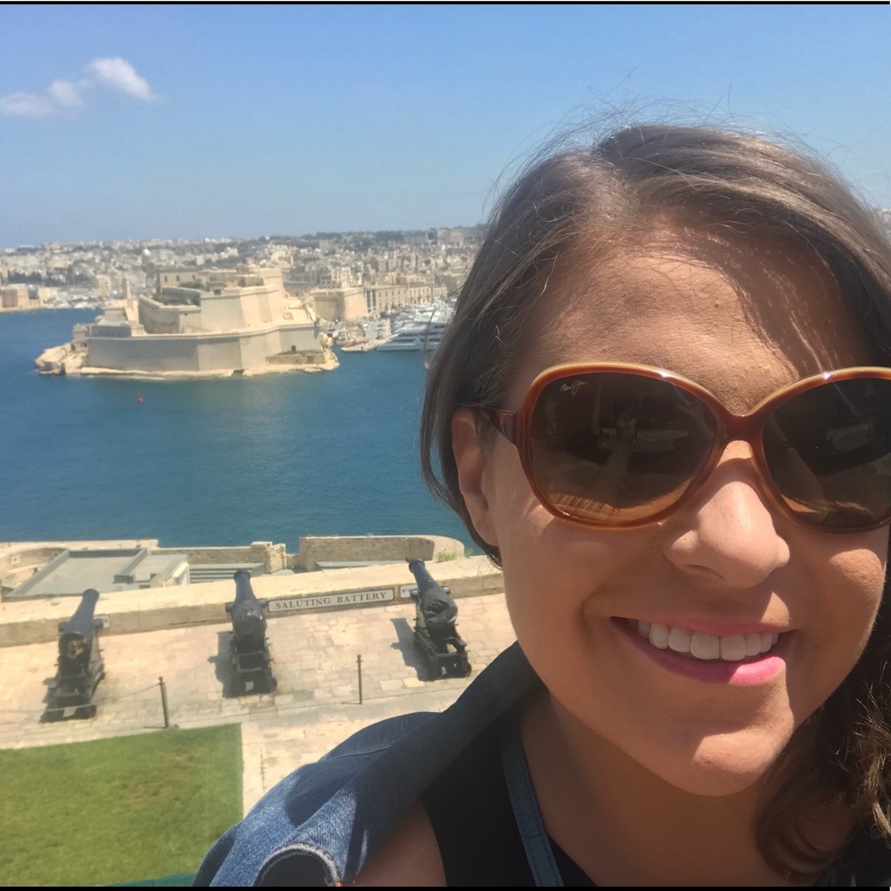 Meet your Posher, Laura